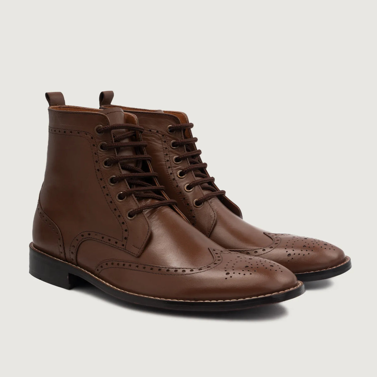 Duster Brogues Derby Brun Läderkängor för Herr in Brown Full-Grain Leather - Framifrån med skräddarsydd silhuett | Handla online
