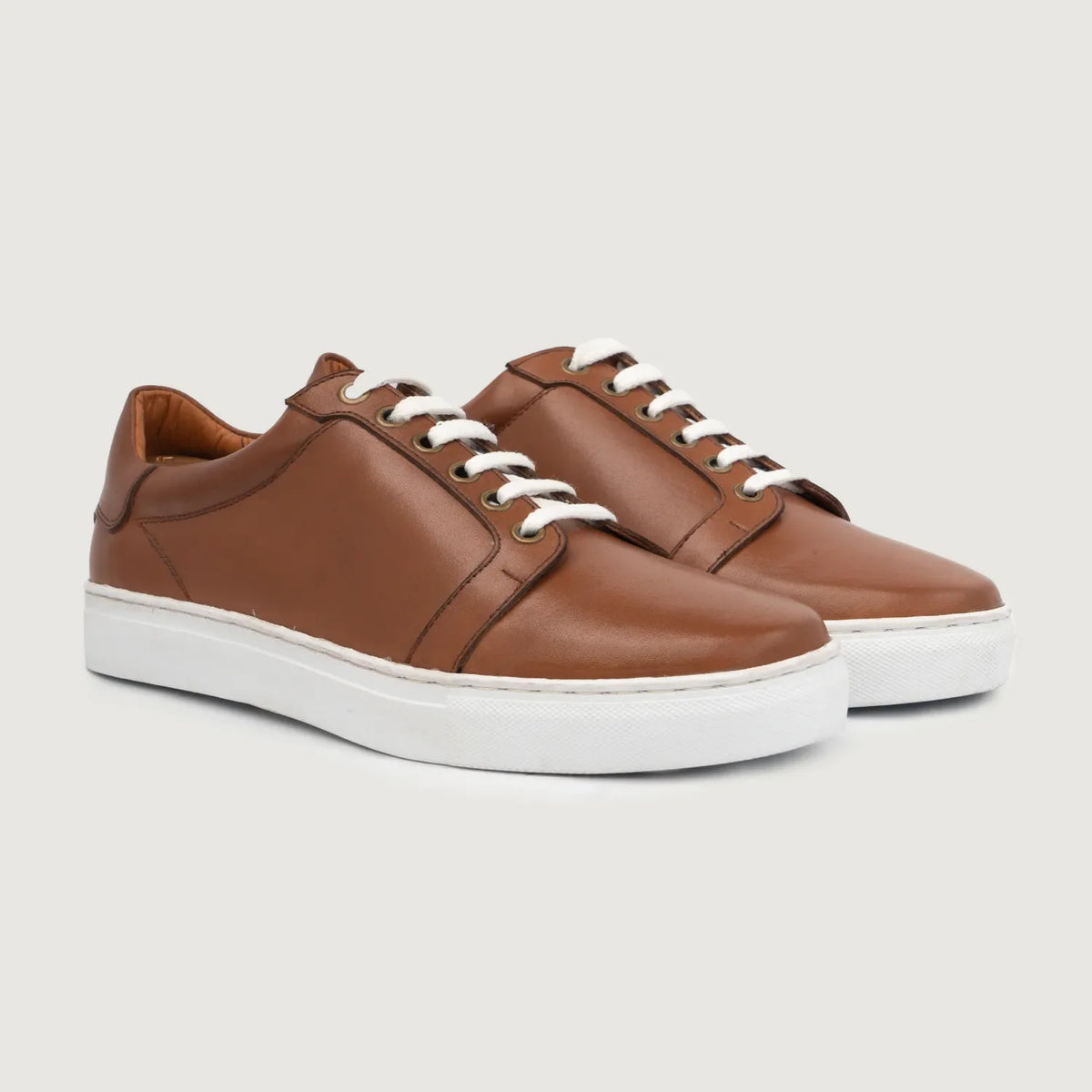 Carter Runn Ljusbrun Lädersneakers för Herr For Men in Tan Full-Grain Leather - Sidovy | Handla online