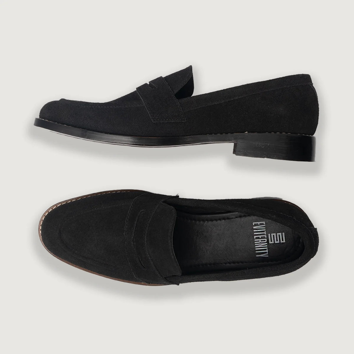 High-Traction Rubber Outsole & Lug Tread Pattern on Baxton Svart Suede Läderloafers för Herr For Men