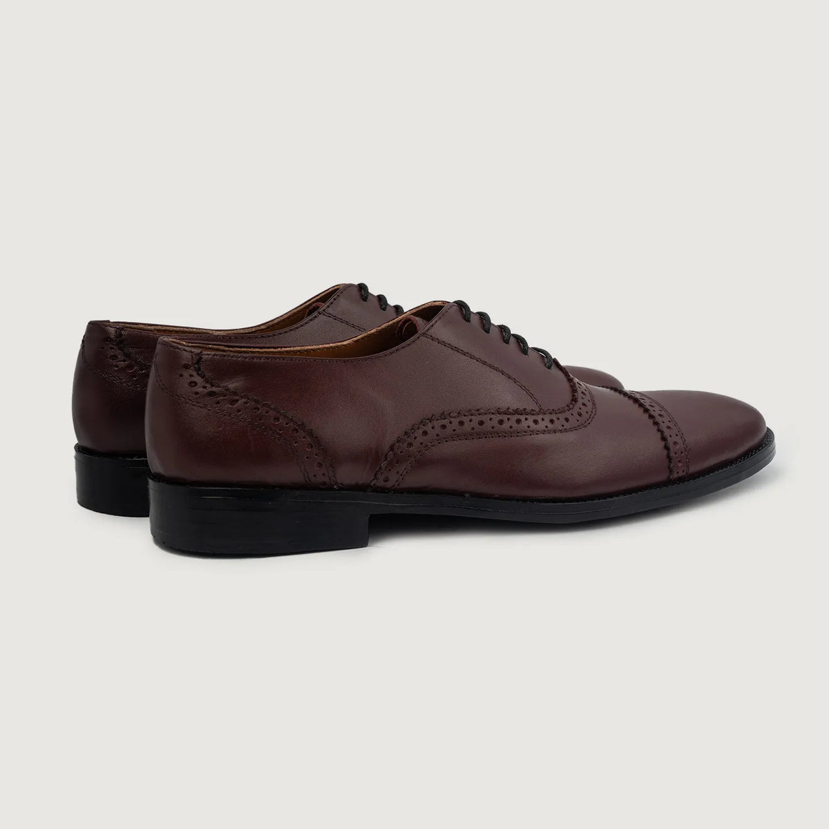 High-Traction Rubber Outsole & Lug Tread Pattern on Greyson Brogues Oxford Kastanjebrun Läderskor för Herr For Men