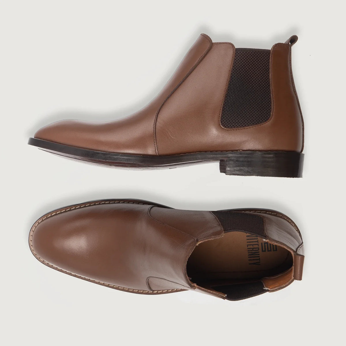 Authentic Full-Grain Leather Grain Depth & Pull-Up Patina Texture Detail