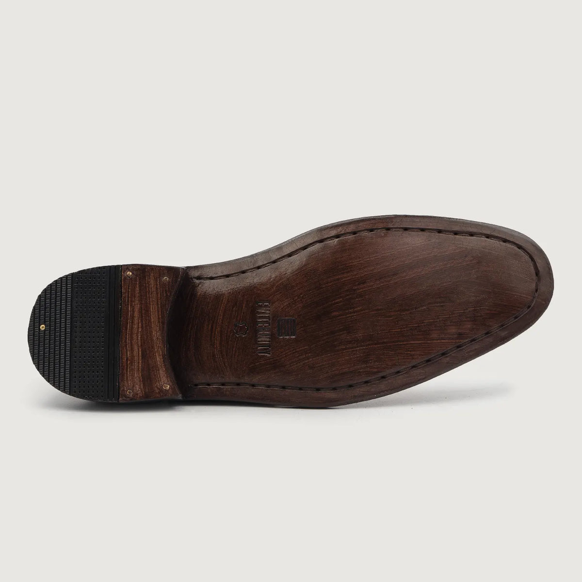High-Traction Rubber Outsole & Lug Tread Pattern on Clarkson Chelsea Svart Suede Läderkängor för Herr For Men
