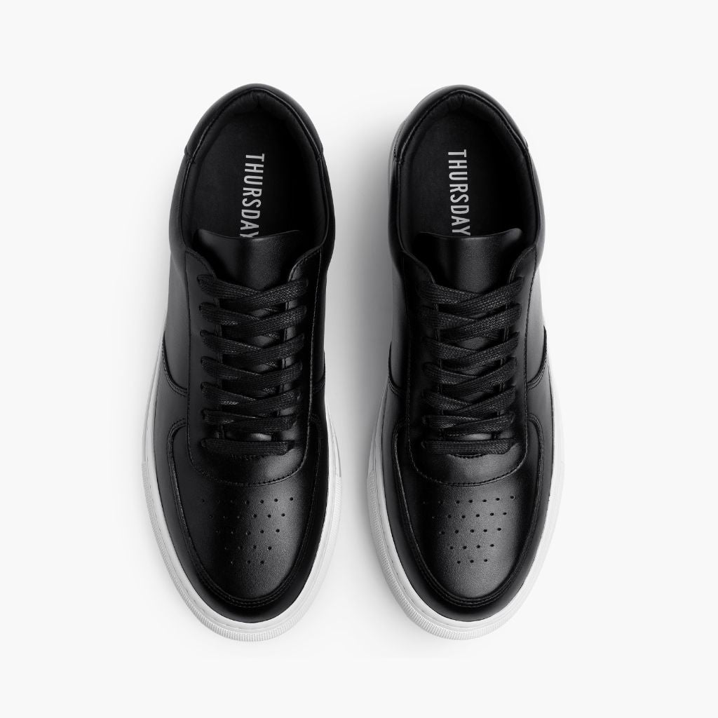 Court Black Leather Sneakers - Förstärkt hälkappa och precisa dubbla sömmar