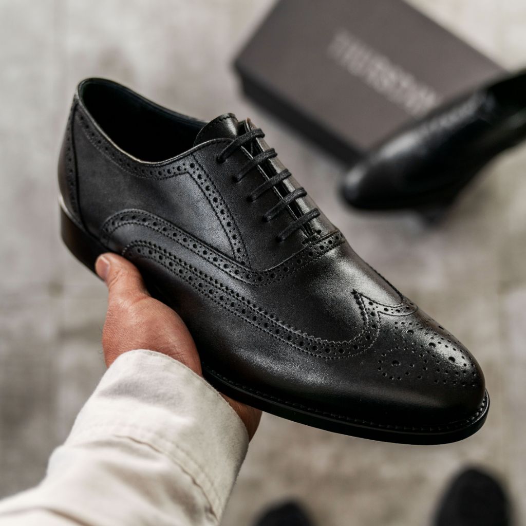 Tailored Rib Cuffs & Hem Craftsmanship Construction Detail on Aviator Svart Läderloafers för Herr