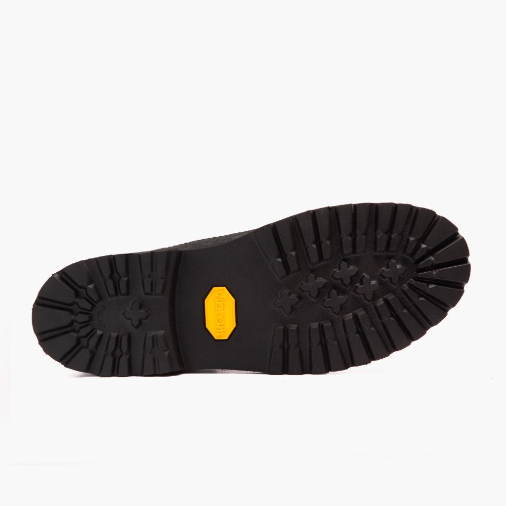 High-Traction Rubber Outsole & Lug Tread Pattern on Explorer Svart Matte Läderkängor för Herr