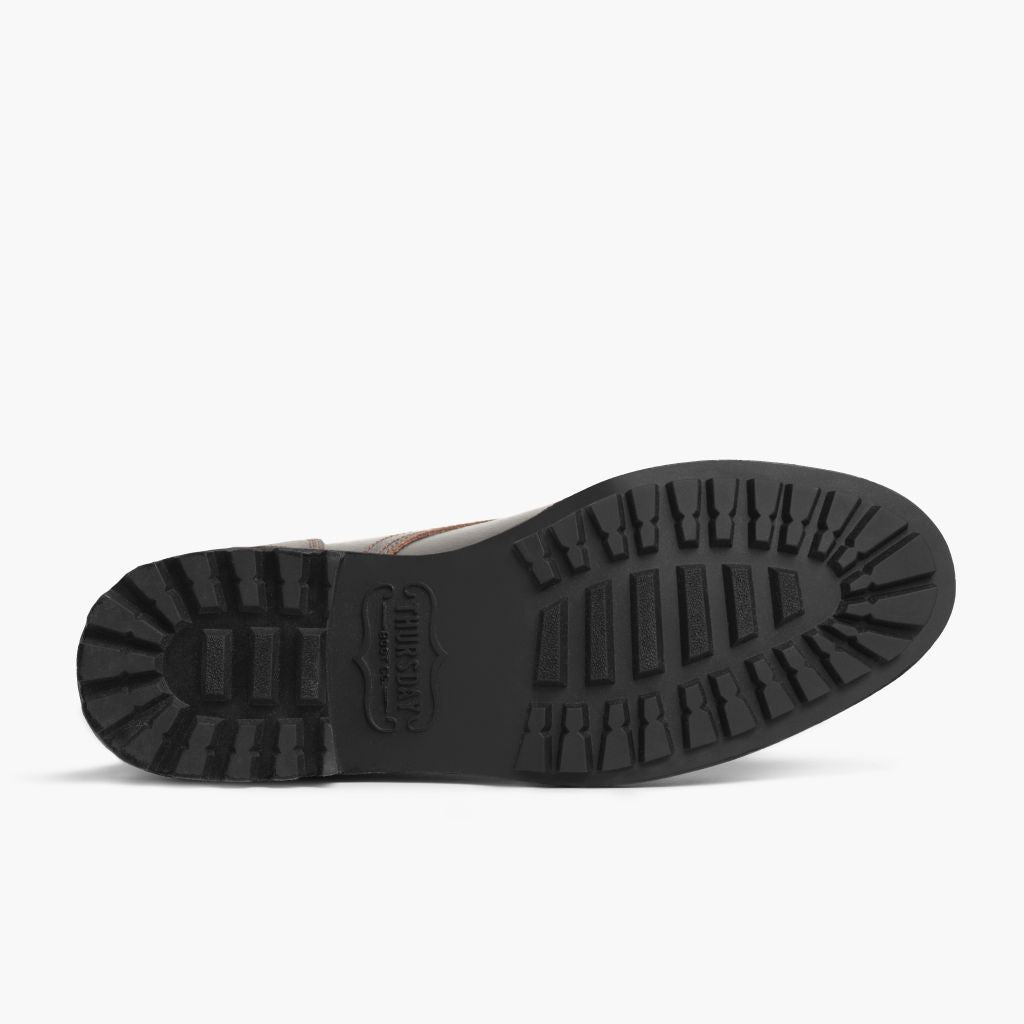 High-Traction Rubber Outsole & Lug Tread Pattern on Logger Waxed Cacao Läderkängor för Herr