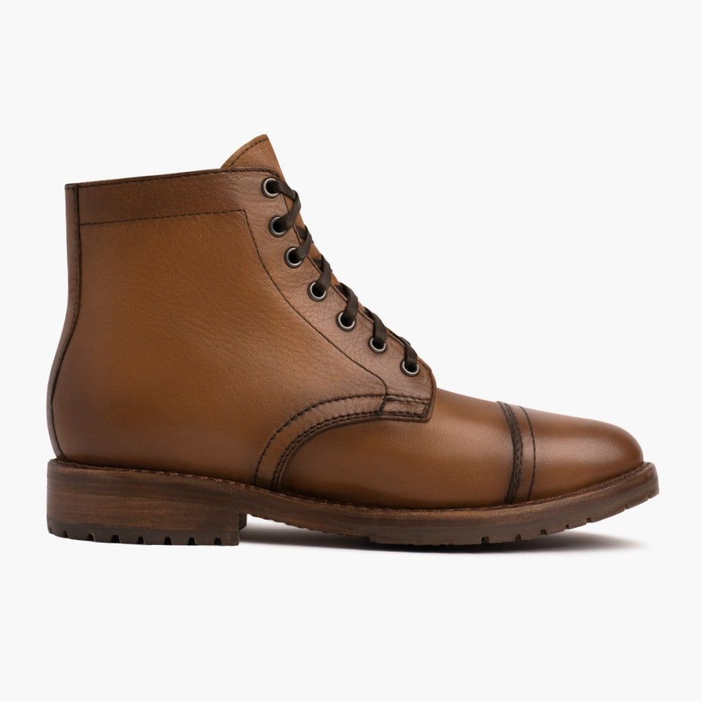 High-Traction Rubber Outsole & Lug Tread Pattern on Major Cuero Läderkängor för Herr