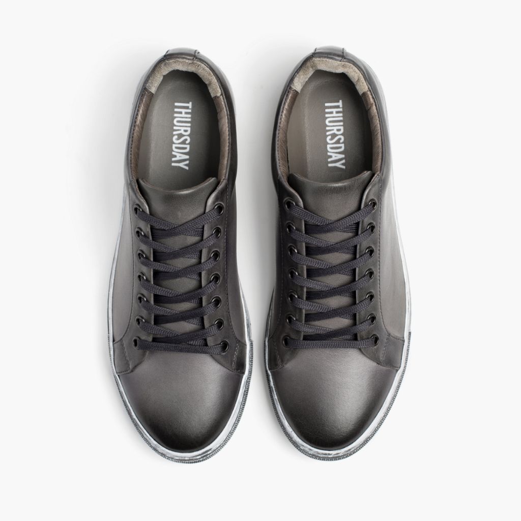 Premier Low Top Distressed Grey Lädersneakers för Herr For Men - Förstärkt hälkappa och precisa dubbla sömmar