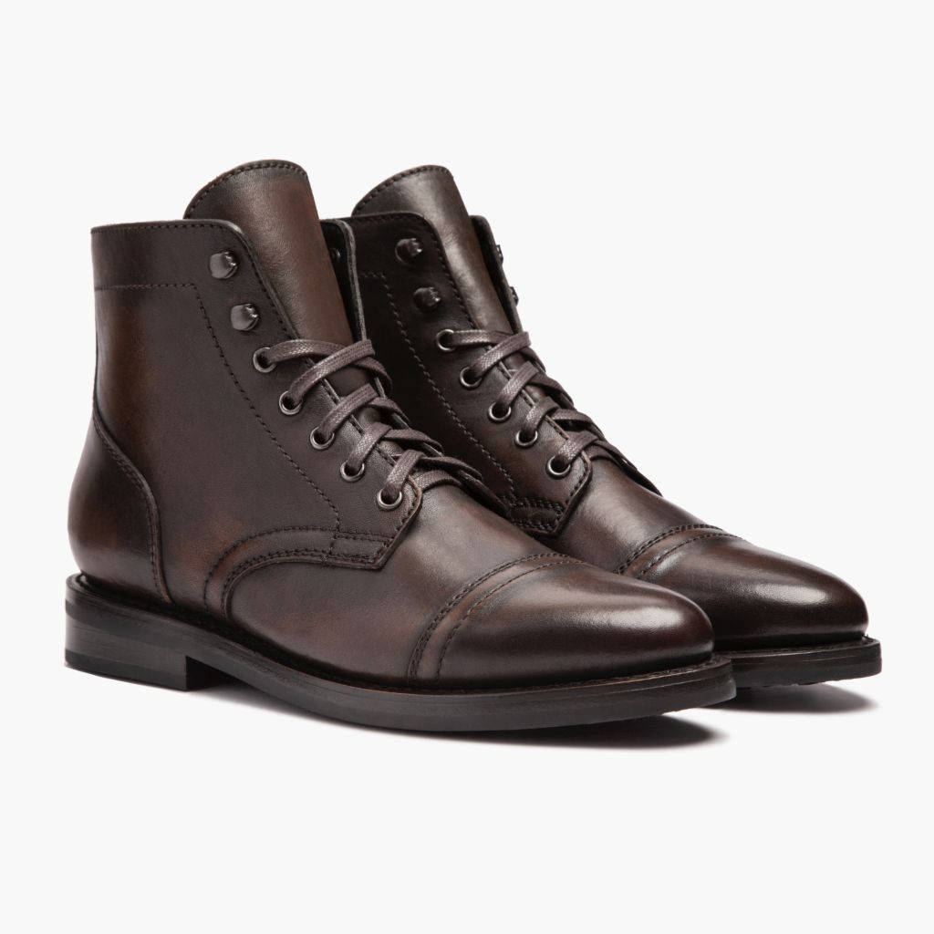 Black Full-Grain leather Boots - Ritsrandsydd Goodyear-konstruktion och tåhätta