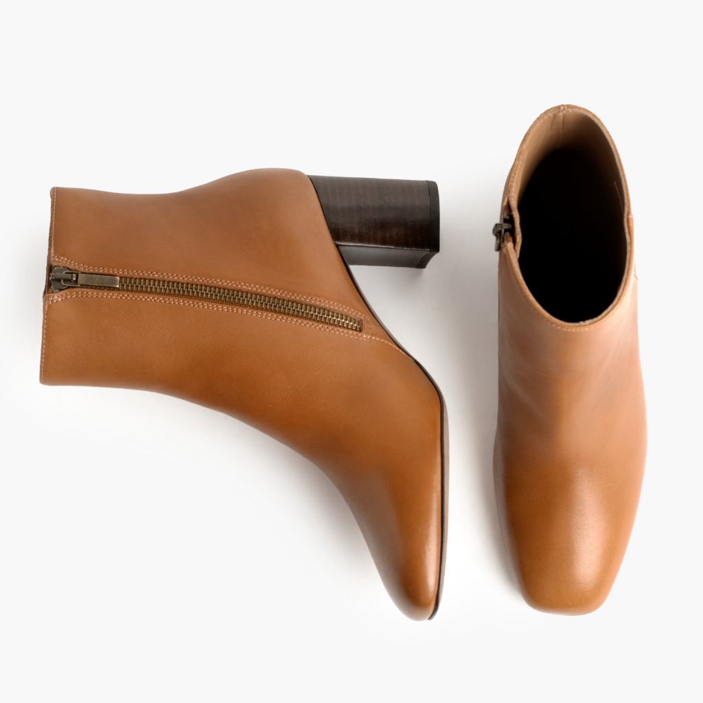 High-Traction Rubber Outsole & Lug Tread Pattern on High Standard Toffee Läderkängor för Dam