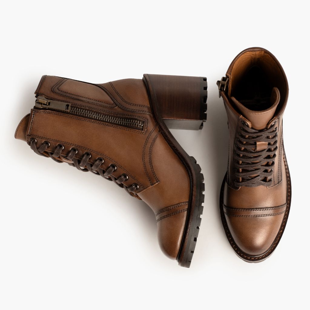 High-Traction Rubber Outsole & Lug Tread Pattern on Rebel Amber Wheat Läderkängor för Dam