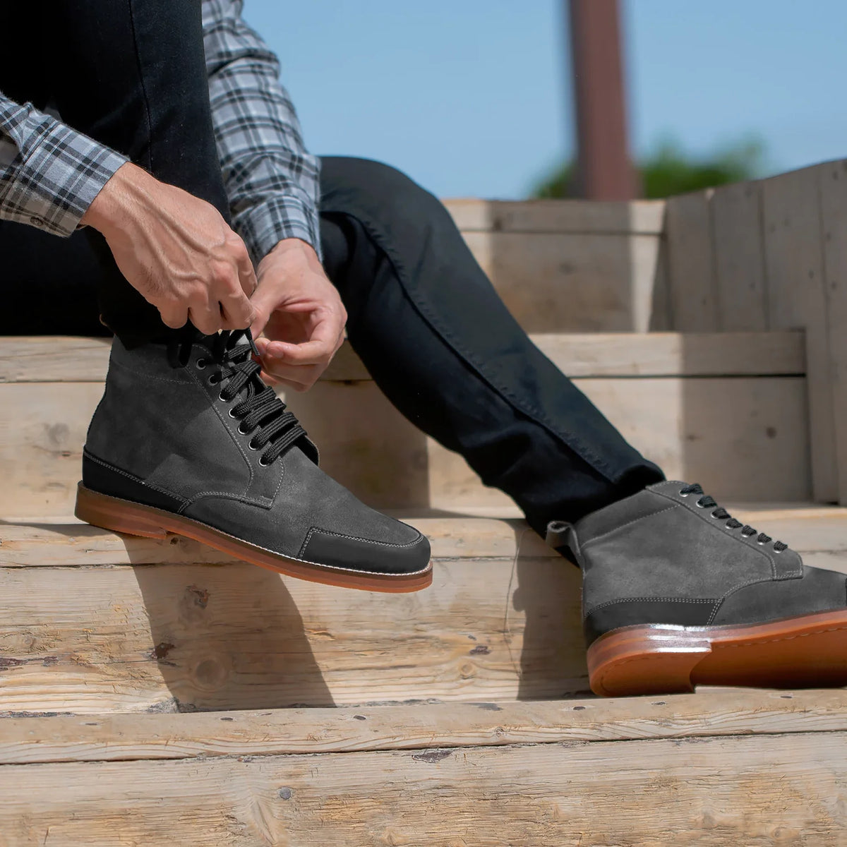 High-Traction Rubber Outsole & Lug Tread Pattern on Carnell Läderkängor för Herr