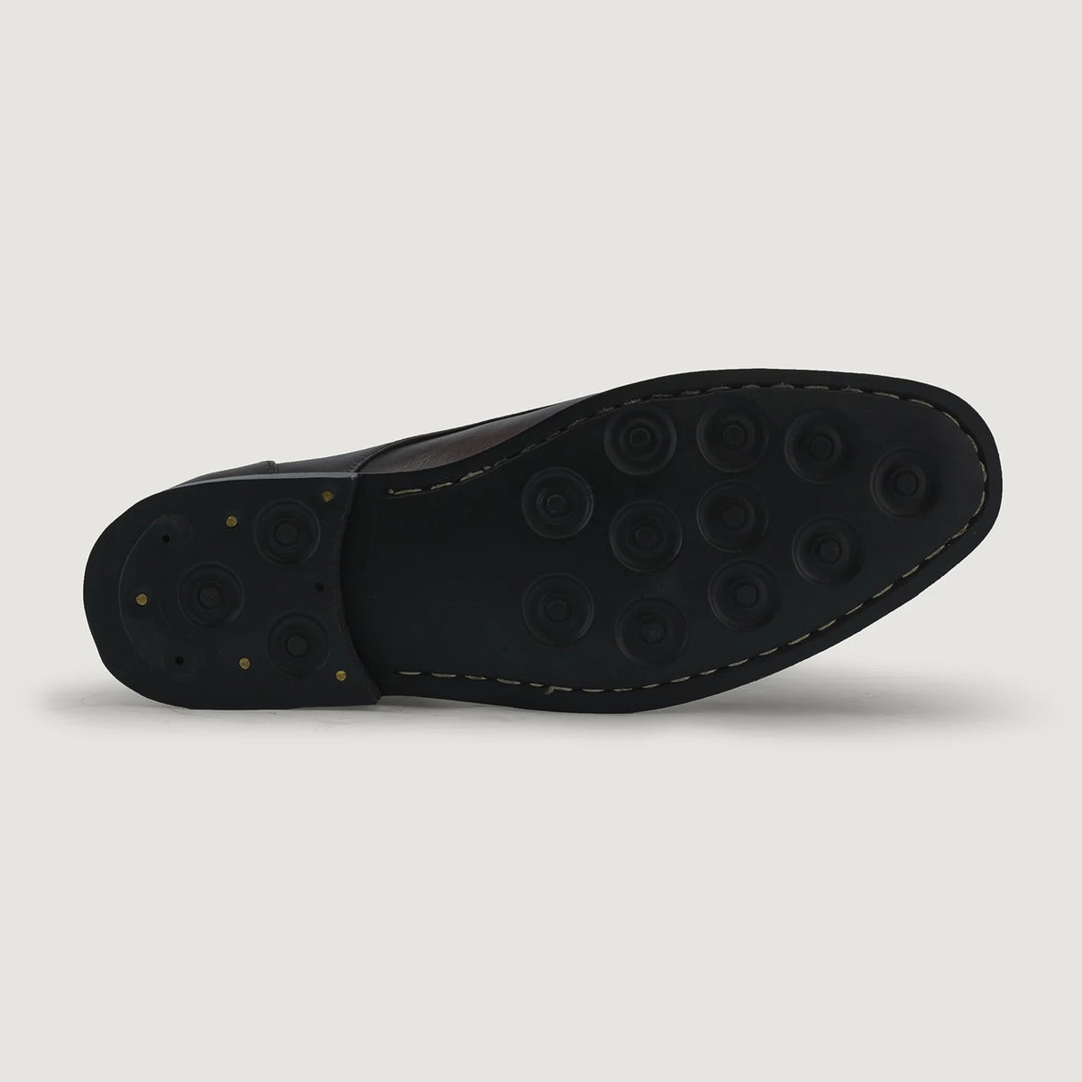 High-Traction Rubber Outsole & Lug Tread Pattern on Attorney Derby Burnished Brun Läderskor för Herr For Men