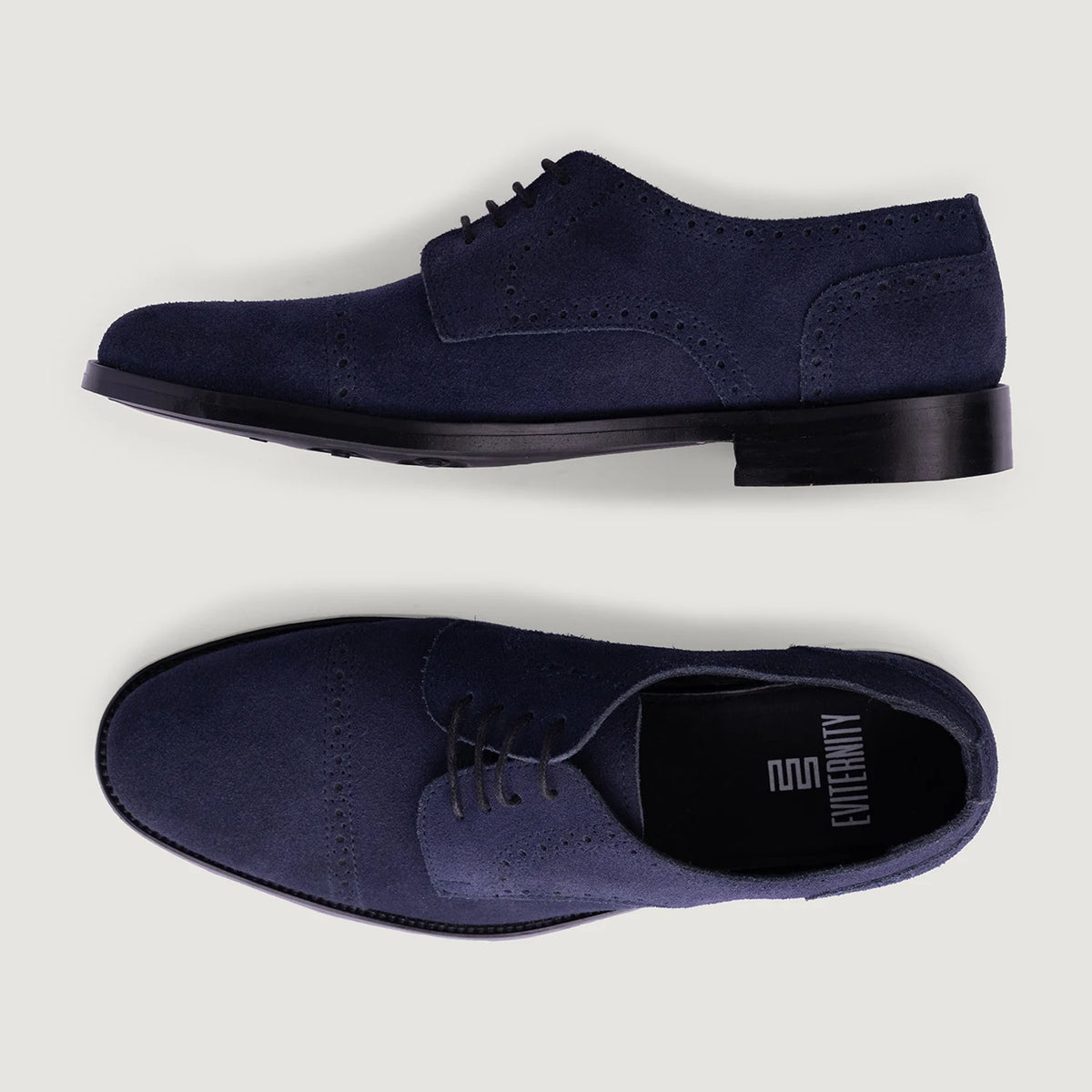 High-Traction Rubber Outsole & Lug Tread Pattern on Dirk Brogues Derby Blå Suede Läderskor - StudGuard för Herr