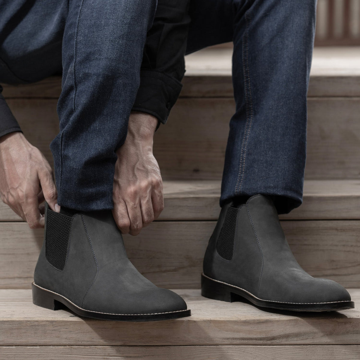 High-Traction Rubber Outsole & Lug Tread Pattern on Clarkson Chelsea Grey Nubuck Läderkängor - StudGuard för Herr