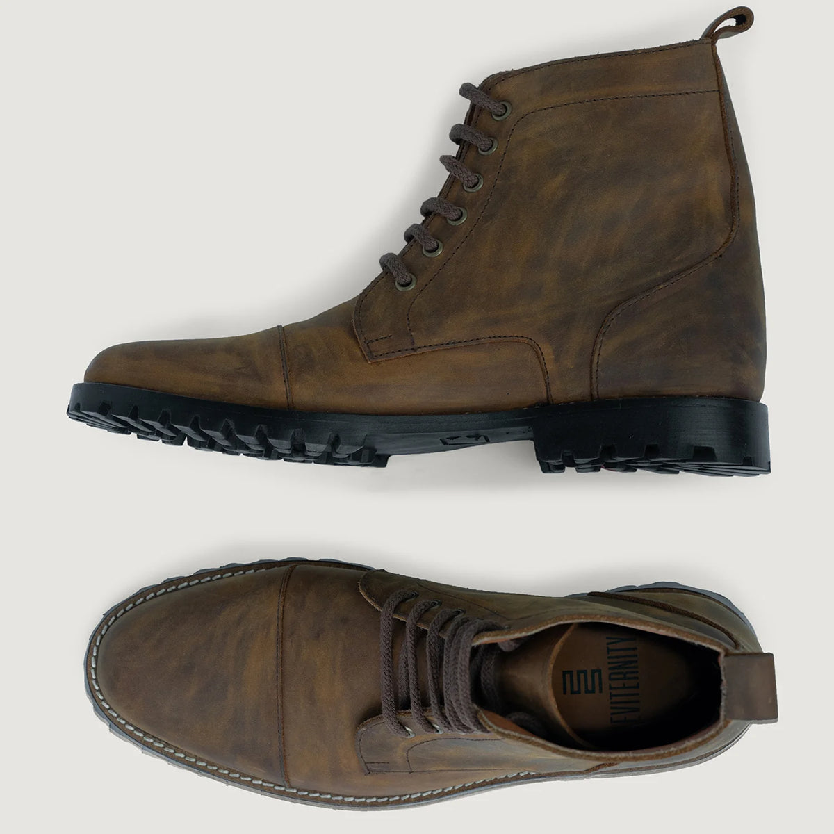 High-Traction Rubber Outsole & Lug Tread Pattern on Knight Derby Burnt Copper Pullup Läderkängor - TerraGrip för Herr