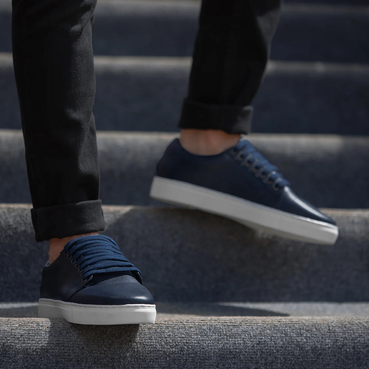 Murphy Low Top Midnight Blå Lädersneakers för Herr - Förstärkt hälkappa och precisa dubbla sömmar