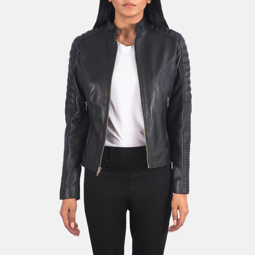 
Adalyn Quiltad Svart Bikerjacka i Läder för Dam in Black Sheepskin Leather - Framifrån med skräddarsydd silhuett | Handla online
