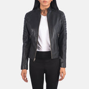 
Adalyn Quiltad Svart Bikerjacka i Läder för Dam in Black Sheepskin Leather - Framifrån med skräddarsydd silhuett | Handla online