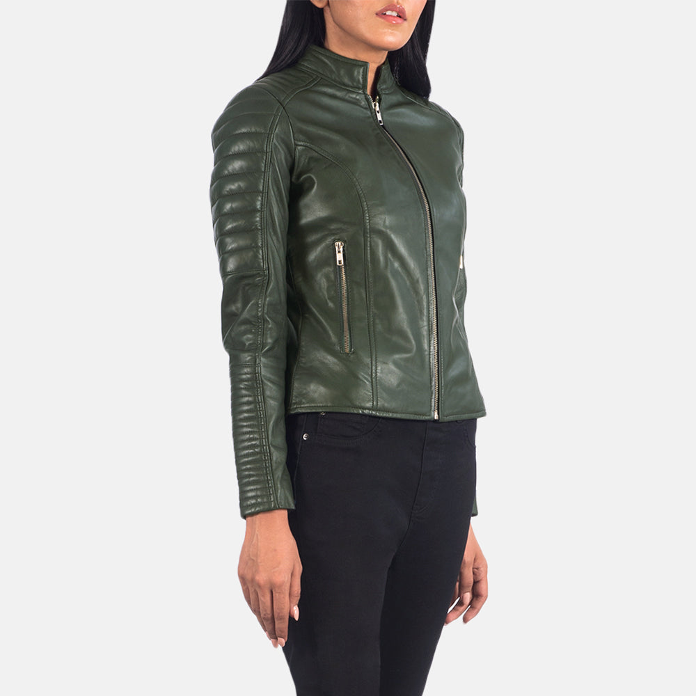 
Green Sheepskin Leather Biker Jacket - Bakifrån med perfekt axelpassform och ren fåll