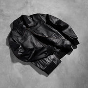 Styled Fit Perspective of Men's Air Rolf Svart Bomberjacka i Läder för Herr on Model - Natural Daylight Drape