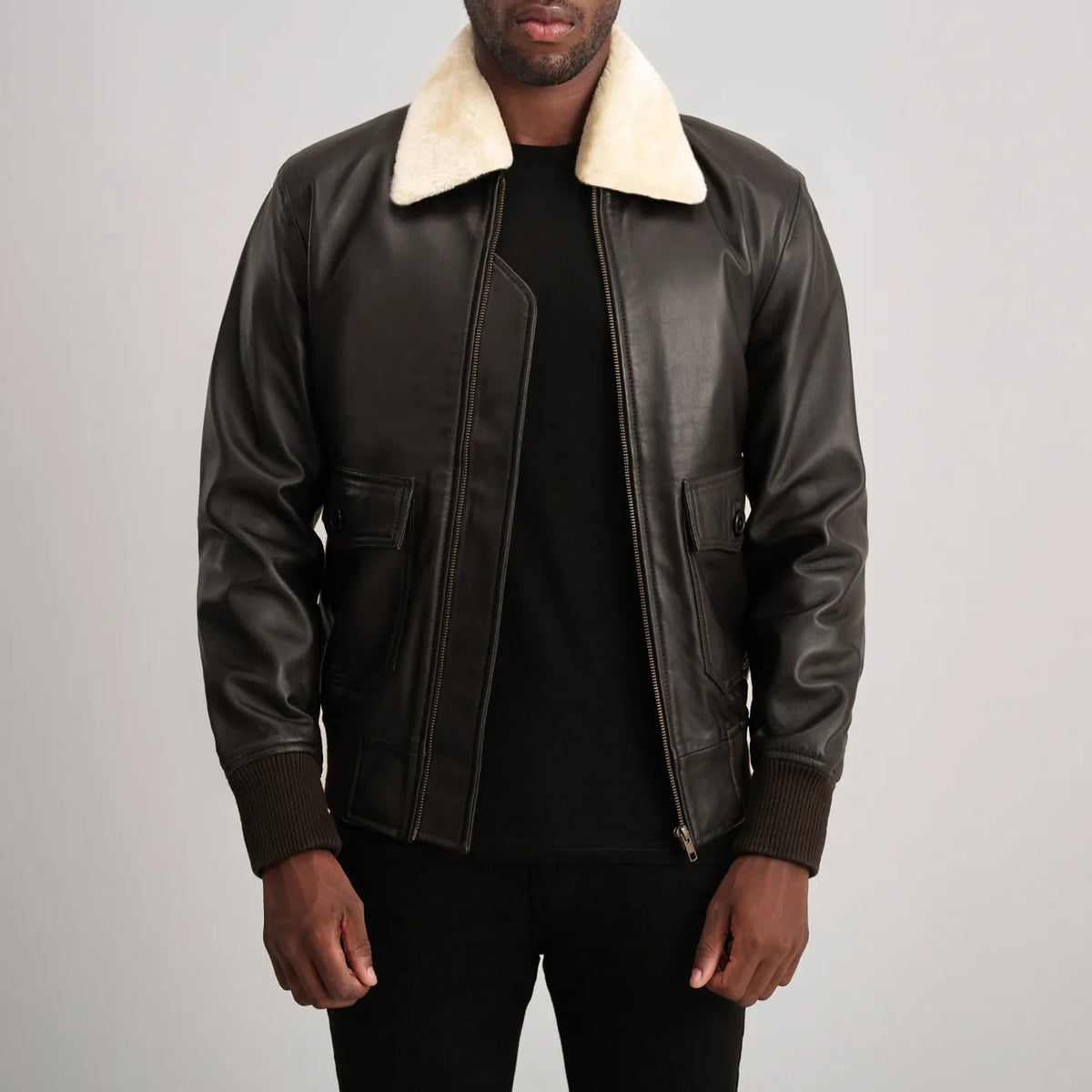 
Airin G-1 Brun & Cream Bomberjacka i Läder för Herr in Brown Sheepskin Leather - Framifrån med skräddarsydd silhuett | Handla online