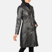 Close-Up Detail of Notch &amp; Buttons Hardware on Women's Alexis Svart Single Breasted Leather Coat för Dam
