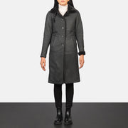 Women's Alina Shearling Svart Leather Coat för Dam - Lateral Side Profile View Showing Sleeve Cut &amp; Athletic Taper Fit