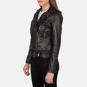 Close-Up Detail of Notch &amp; Zipper Hardware on Women's Alison Svart Bikerjacka i Läder för Dam
