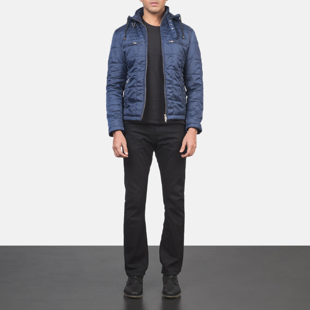 
Närbildsdetalj of High neck with Belt & Zipper Hardware on Alps Quilted Blue Windbreaker Jacket