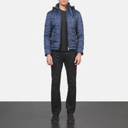 
Närbildsdetalj of High neck with Belt & Zipper Hardware on Alps Quilted Blue Windbreaker Jacket