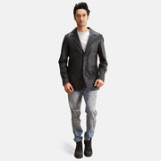 Alyson Svart Leather Blazer för Herr - Lateral Side Profile View Showing Sleeve Cut &amp; Athletic Taper Fit