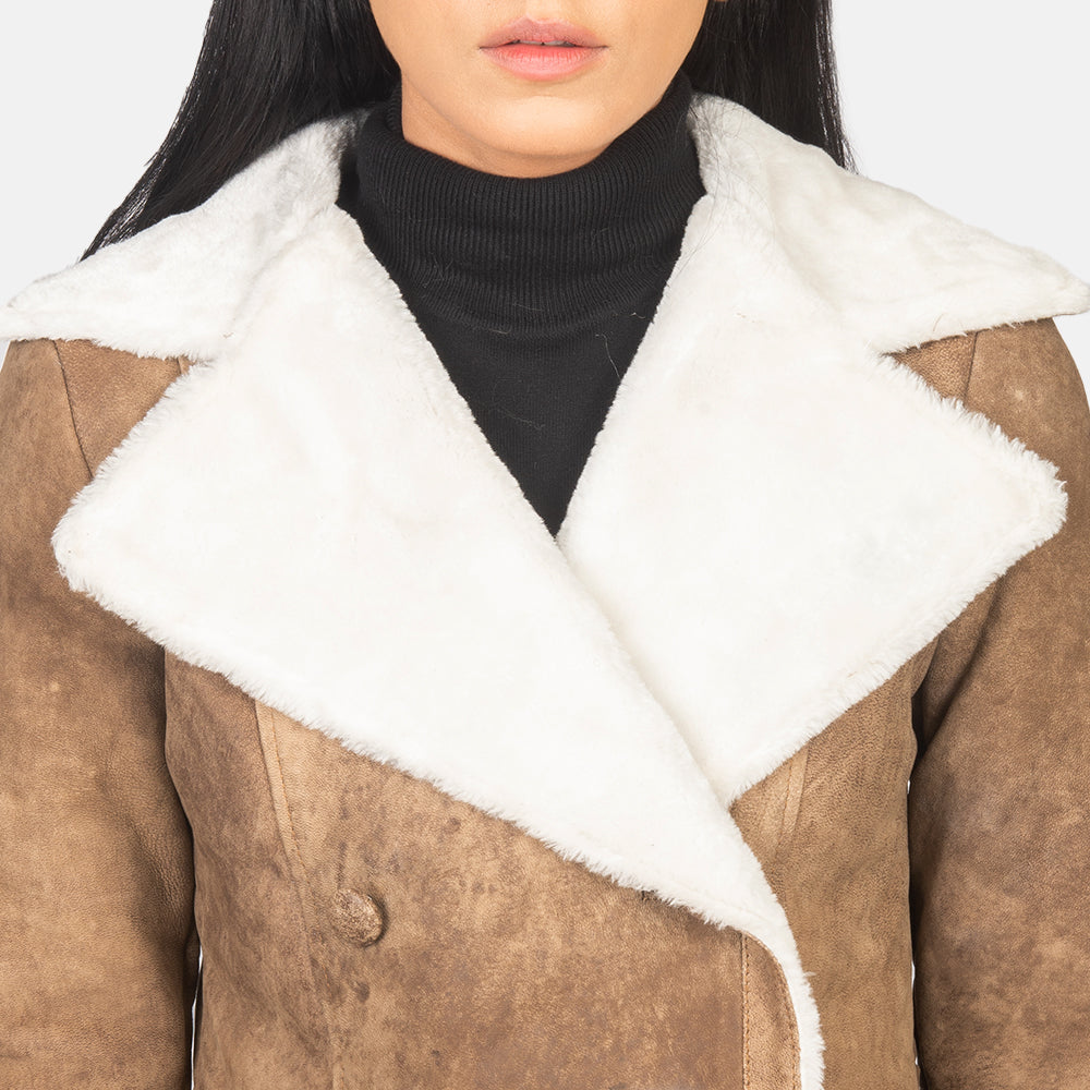 
Insida Showing Fully Faux Fur Lined & Två funktionella innerfickor