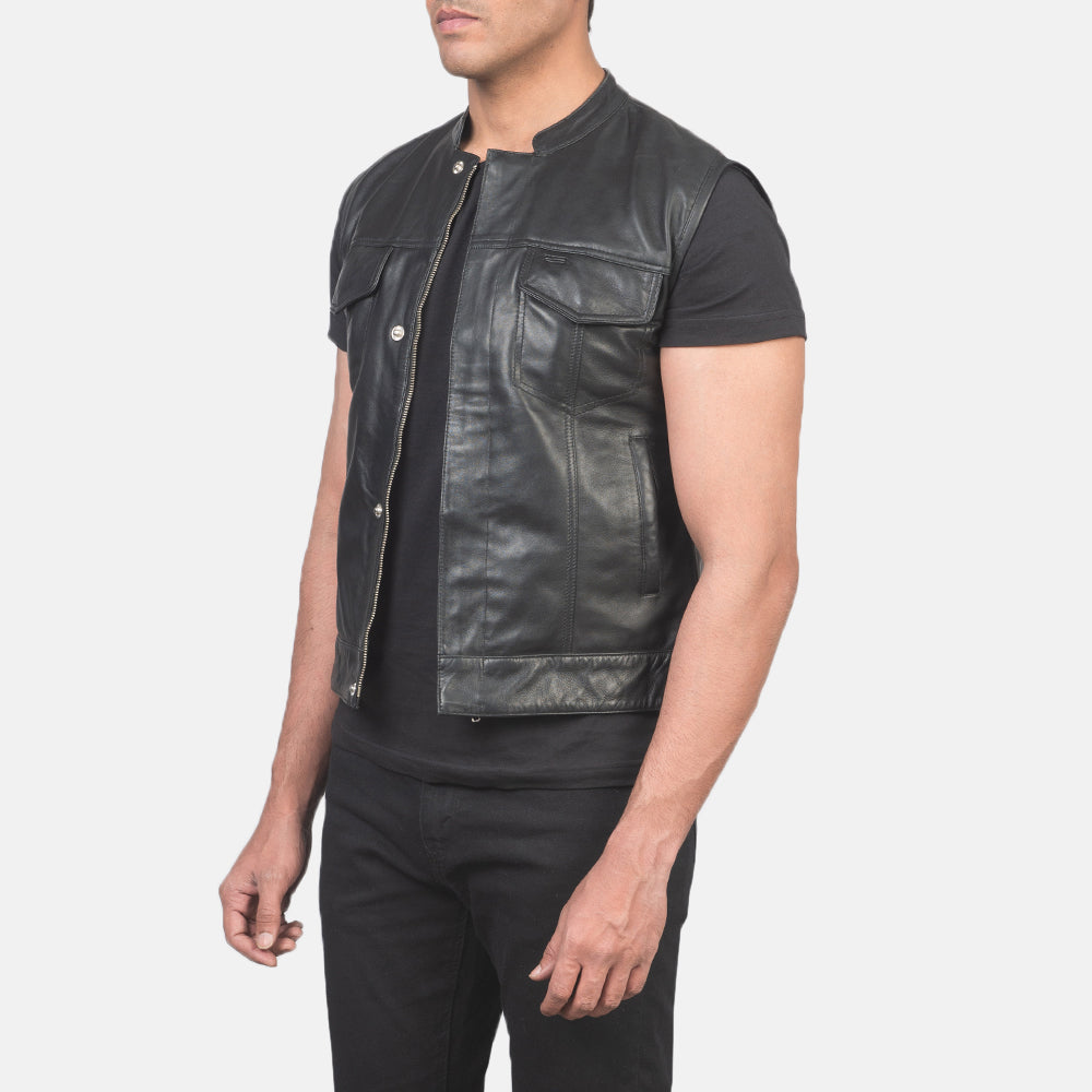 
Black Sheepskin Leather Biker Jacket - Bakifrån med perfekt axelpassform och ren fåll