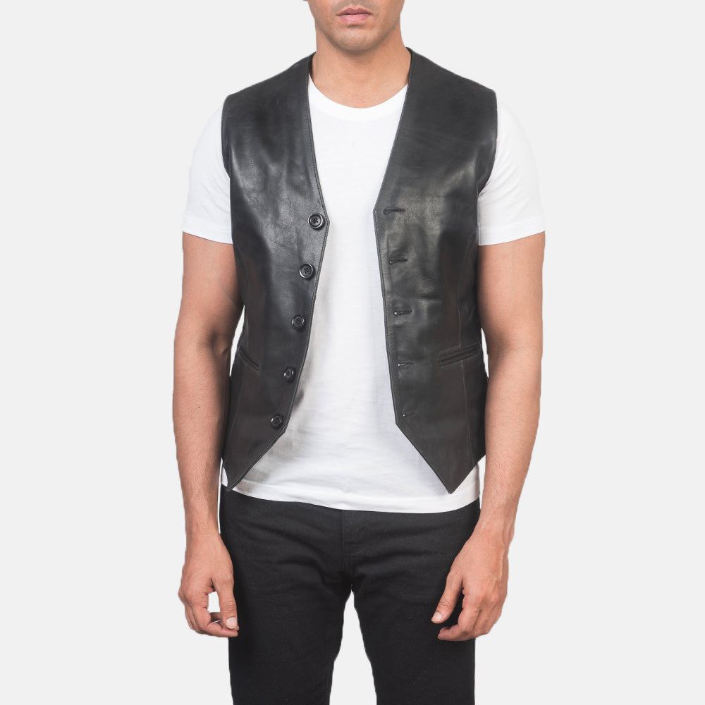 Men's Auden Svart Leather Vest för Herr in Black Cowhide Leather - Front Profile View &amp; Tailored Silhouette | Buy Online