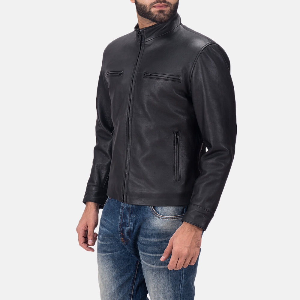 
Black Calfskin Matte Biker Jacket - Bakifrån med perfekt axelpassform och ren fåll