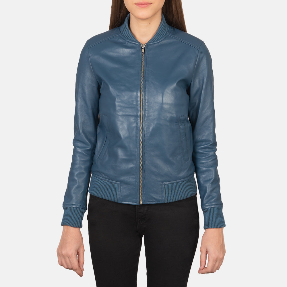 Close-Up Detail of Varsity - Rib Knit &amp; Zipper with Wind Flap Hardware on Women's Bliss Blue Bomberjacka i Läder för Dam