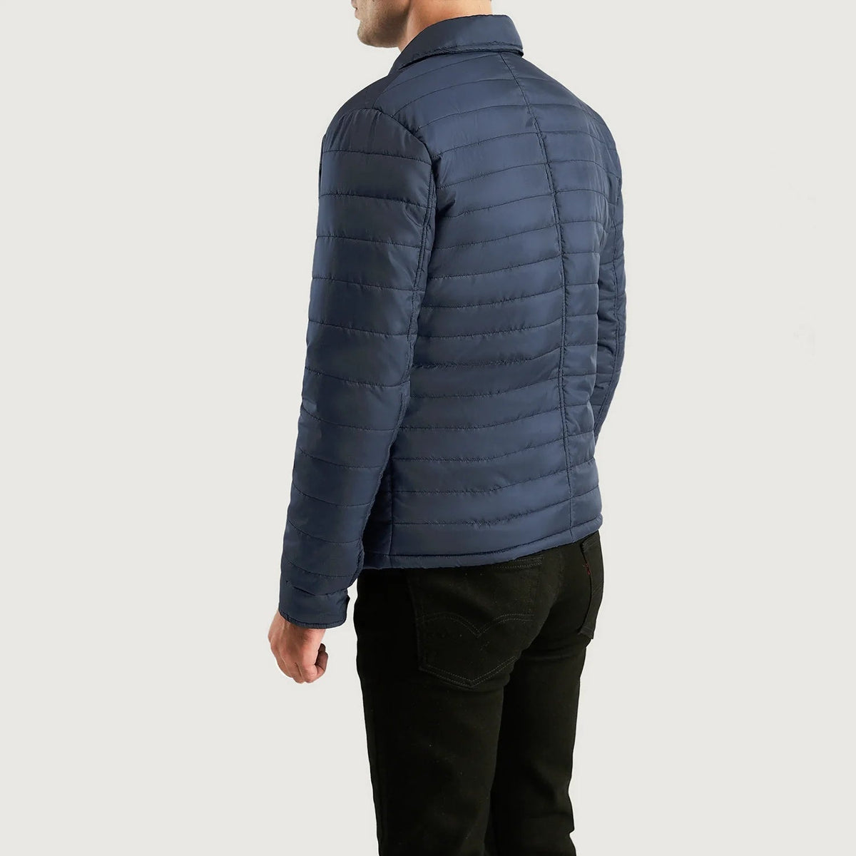 Close-Up Detail of High neck &amp; Button Hardware on Men's Bo Quilt Windbreaker Läderjacka för Herr