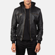 
Bouncer Biz Black Leather Hooded Bomber Jacket in Black Cowhide Leather - Framifrån med skräddarsydd silhuett | Handla online