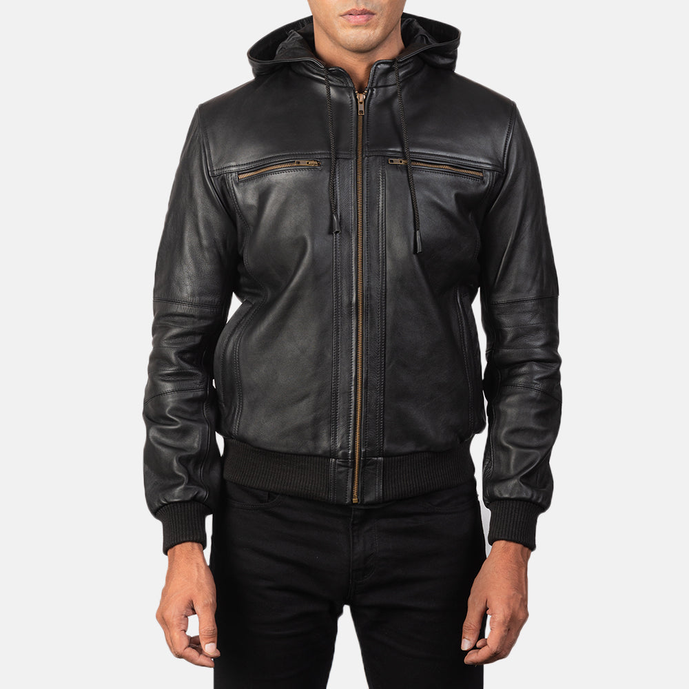
Bouncer Biz Black Leather Hooded Bomber Jacket - Sidoprofil som visar ärmskärning