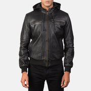 
Bouncer Biz Black Leather Hooded Bomber Jacket - Sidoprofil som visar ärmskärning