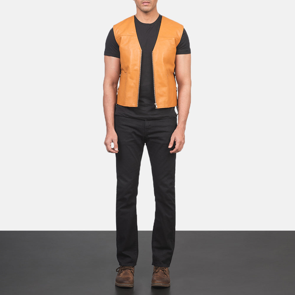 Men's Brandon Ljusbrun Brun Leather Vest för Herr - Lateral Side Profile View Showing Sleeve Cut &amp; Athletic Taper Fit