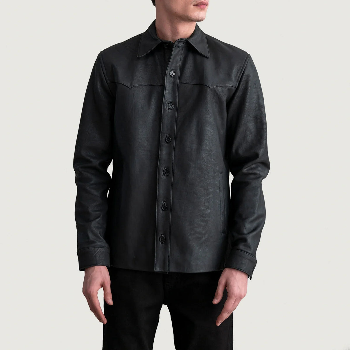 
Bronco Tumbled Svart Leather Shirt för Herr - Sidoprofil som visar ärmskärning