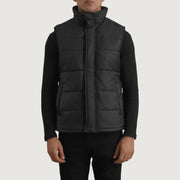Close-Up Detail of Classic Collar &amp; Zipper With Placket Hardware on Bryan Svart Puffer Vest för Herr