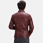 
Närbildsdetalj of Band with Snap Button & Zipper Hardware on Burgunn Dee Kastanjebrun Bikerjacka i Läder för Herr