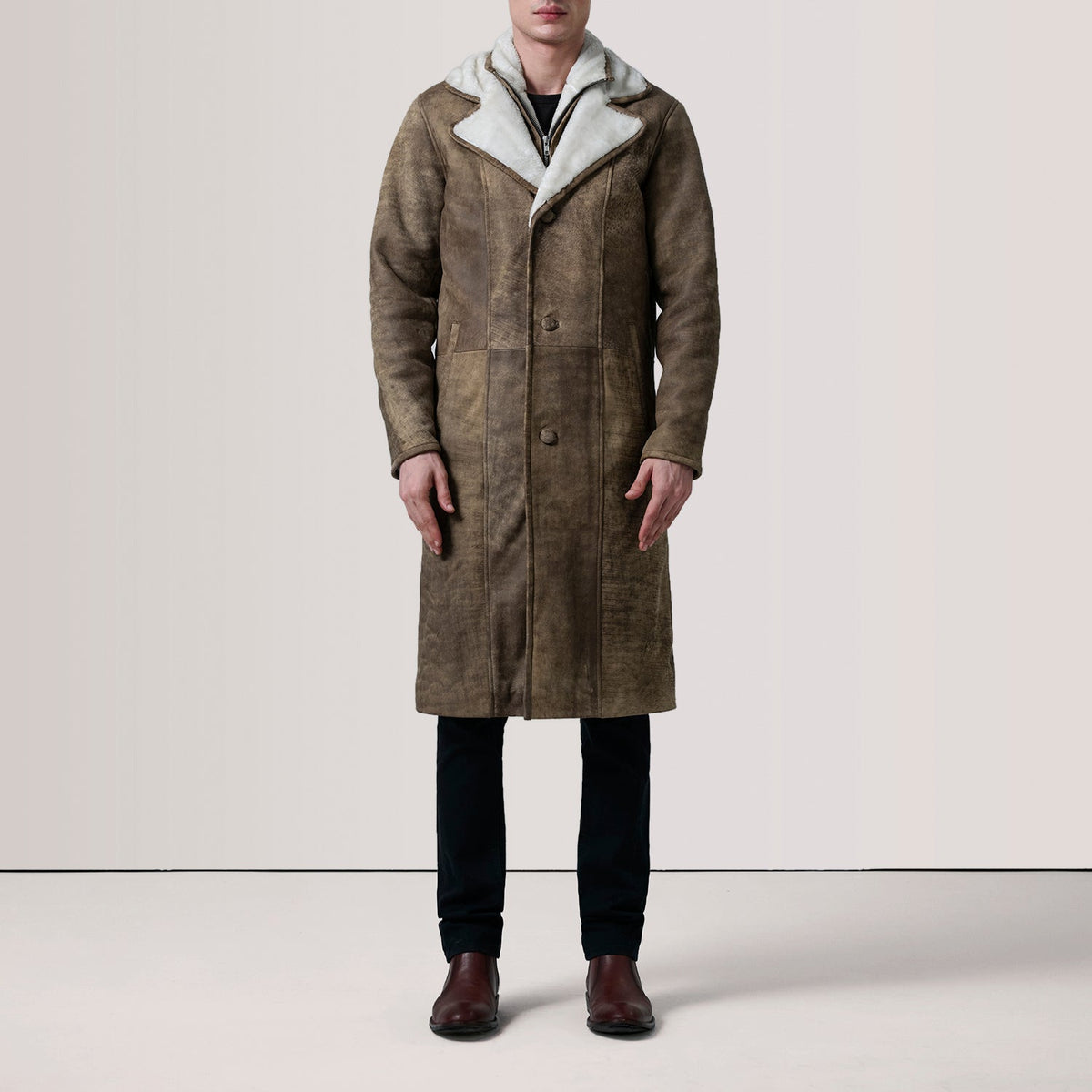 
Distressed Brown Sheepskin Snuffed Aviator Jacket - Bakifrån med perfekt axelpassform och ren fåll
