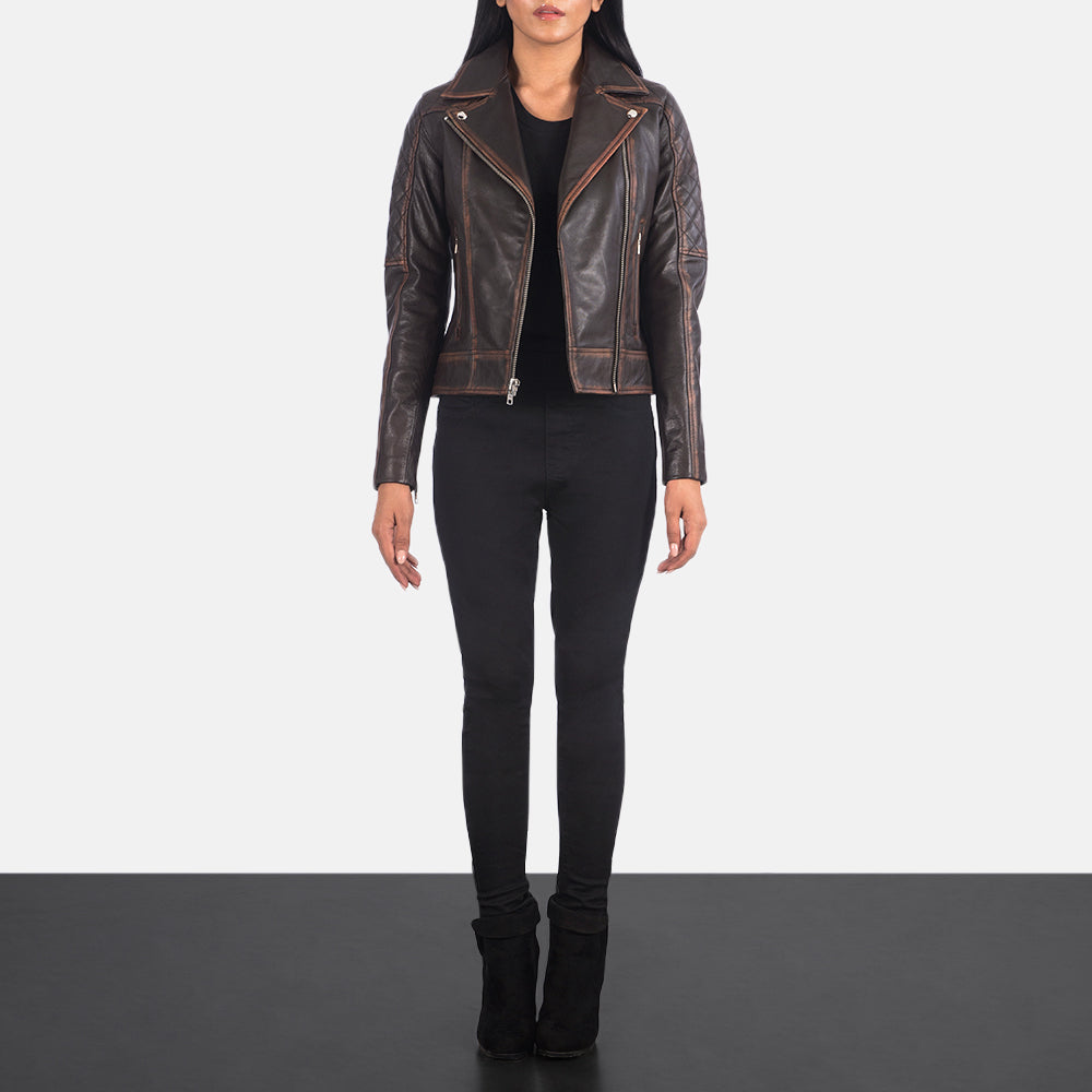 
Carolyn Quilted Vintage Brown Biker Jacket - Sidoprofil som visar ärmskärning