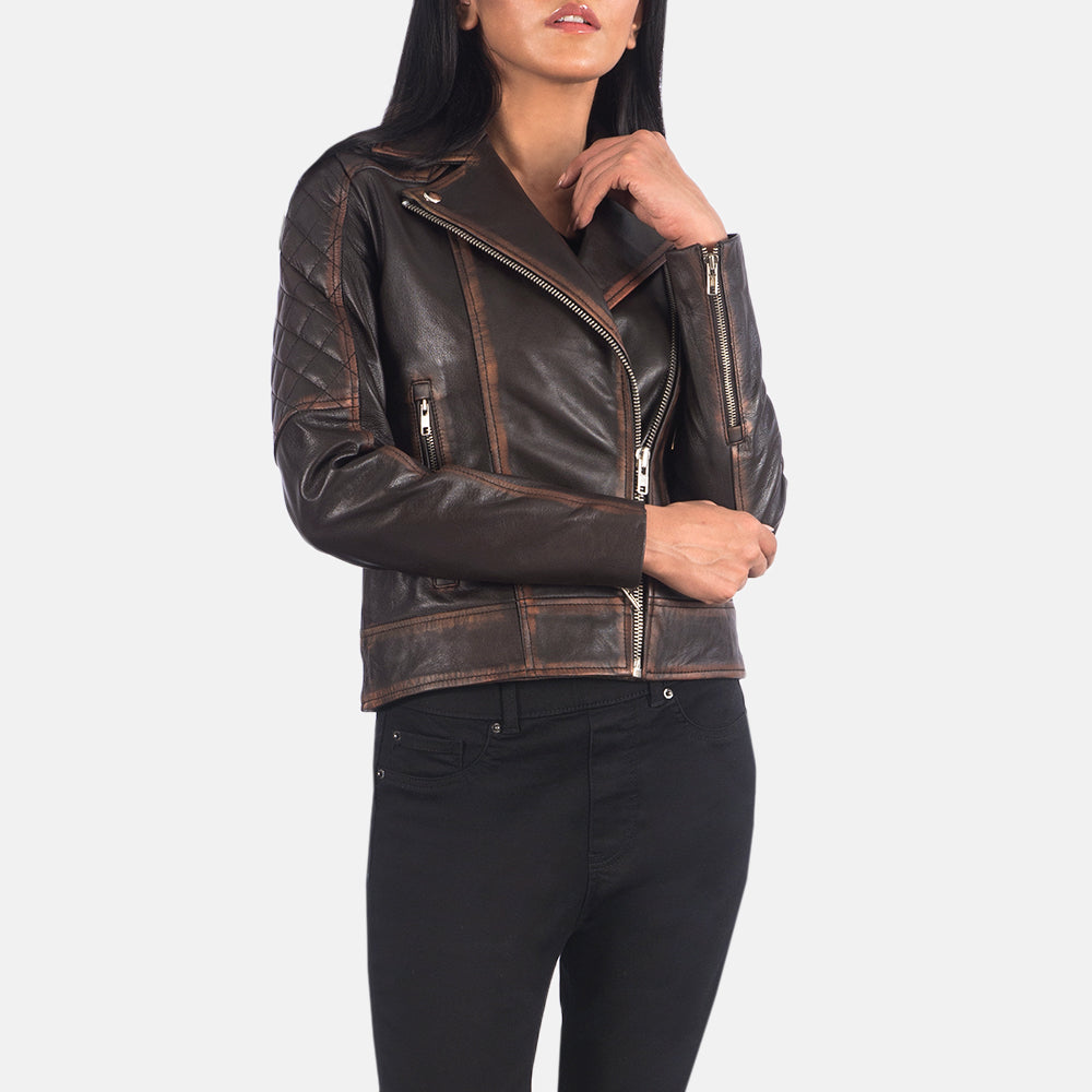 
Närbildsdetalj of Notch & Zipper Hardware on Carolyn Quilted Vintage Brown Biker Jacket