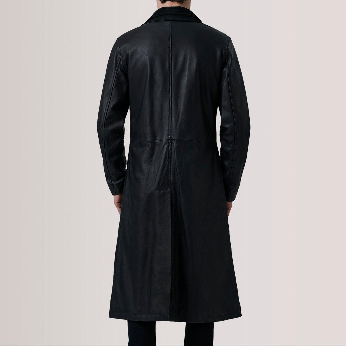Close-Up Detail of Notch &amp; Button Hardware on Charlton Svart Leather Single Breasted Coat för Herr For Men