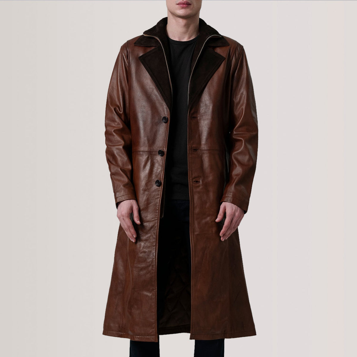 
Charlton Waxed Brun Leather Single Breasted Läderrock för Herr For Men in Distressed Brown Sheepskin Burnished - Framifrån med skräddarsydd silhuett | Handla online